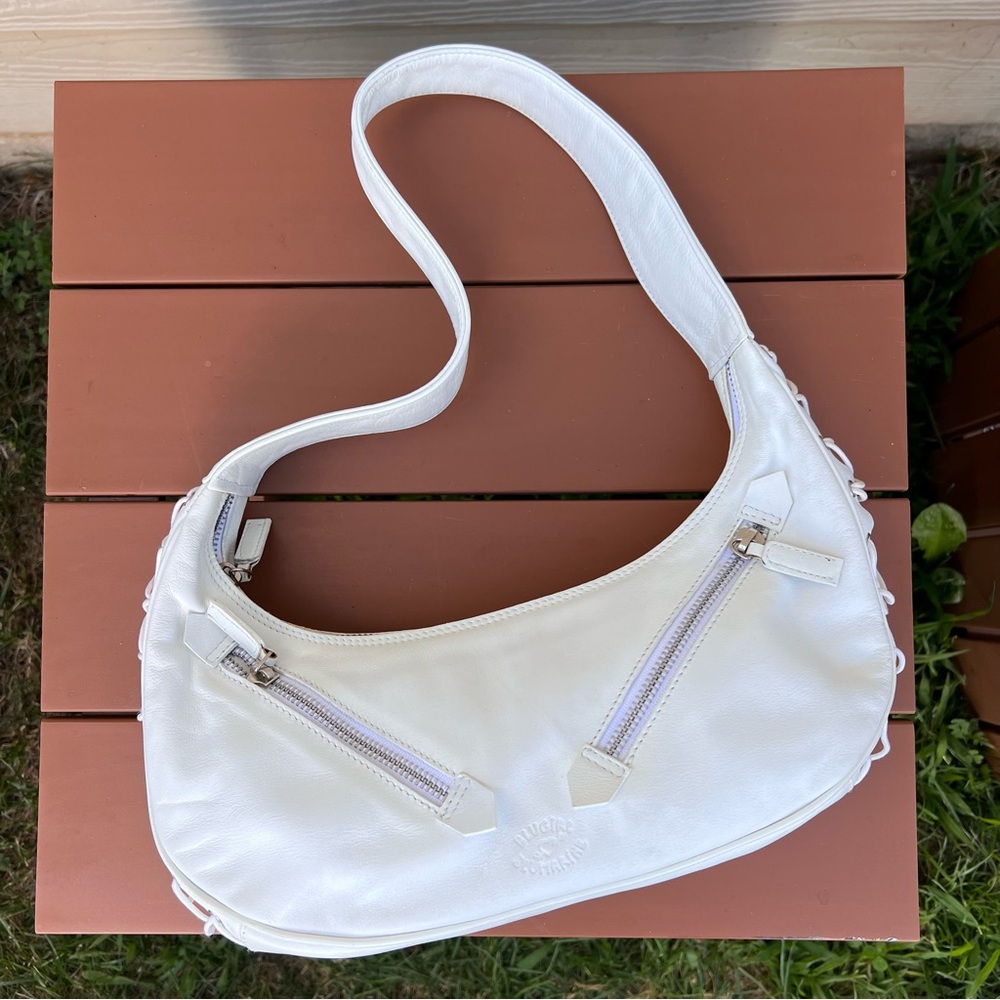 Blumarine White Leather Shoulder Bag with Zipper Accents